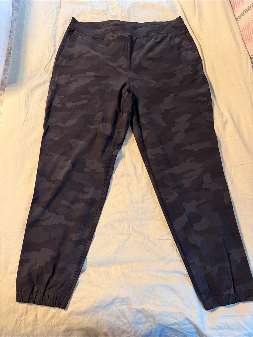 lululemon athletica Black Camo Joggers, 14